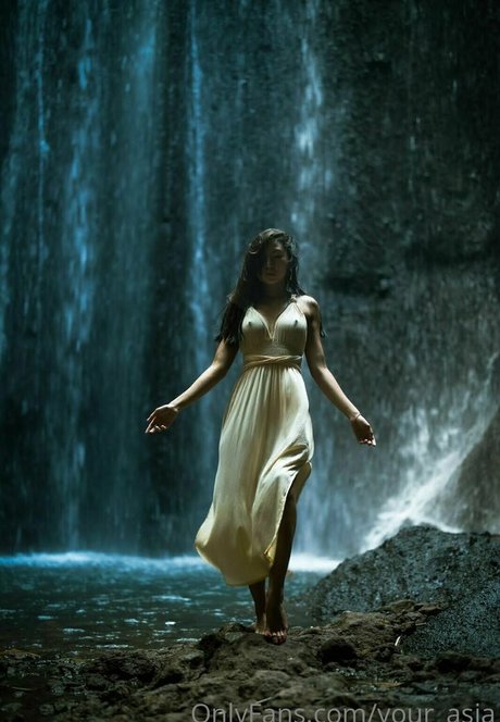 suelina hot star img