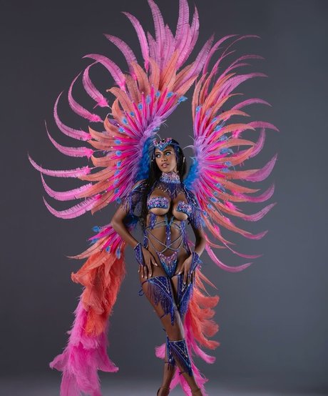 Briana Smith model sexy picture