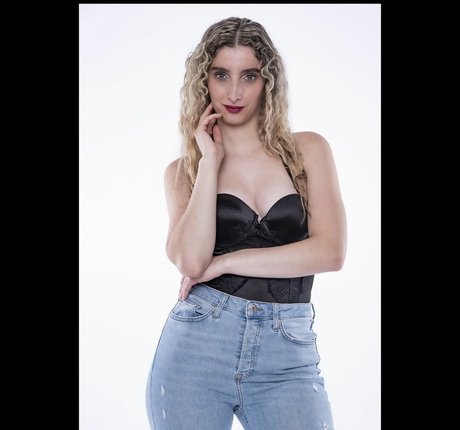 Yanellis Linares free star archive