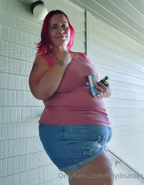 thickmadaamfree pretty model img