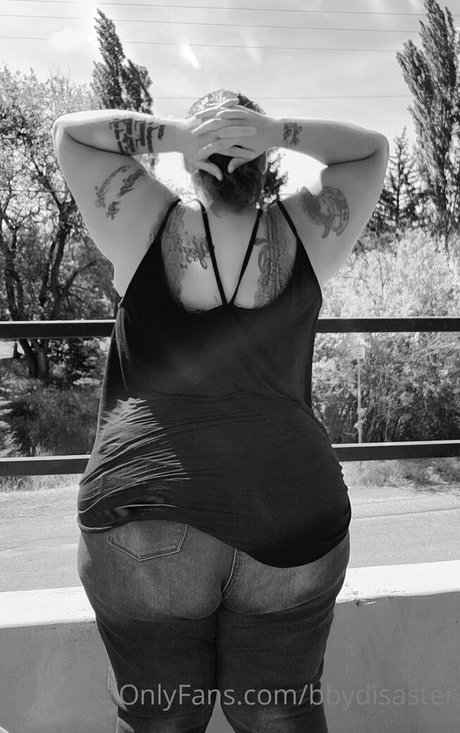 thickmadaamfree exclusive model photo