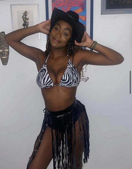 Majormommyissues model nudes images