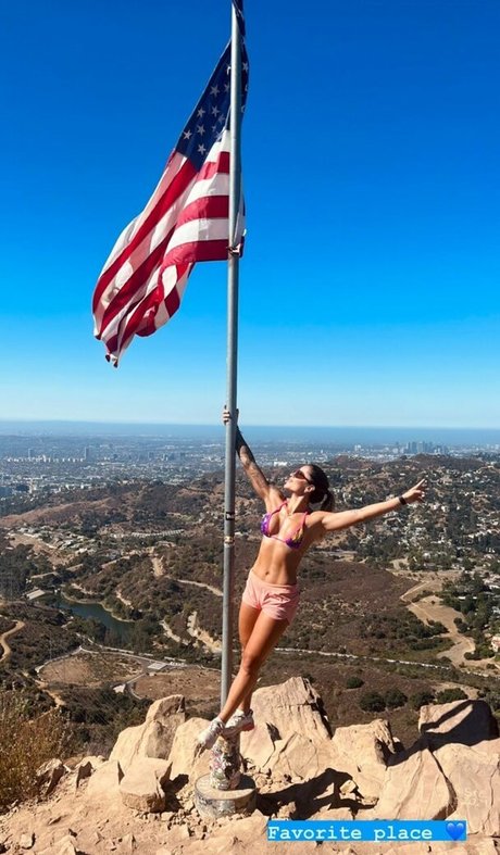 Leticia Bufoni sexy pornstar pictures