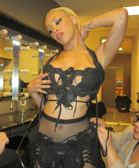 Doja Cat nudes actress pic