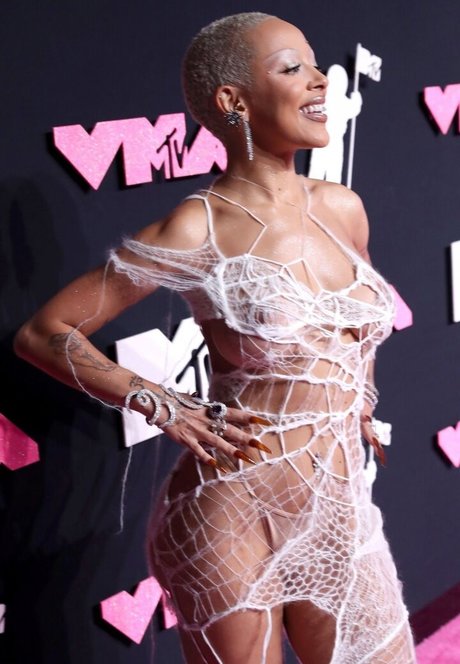 Doja Cat pretty pornstar photo