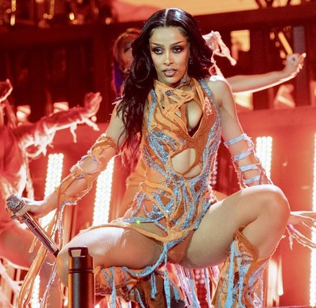 Doja Cat model perfect photo