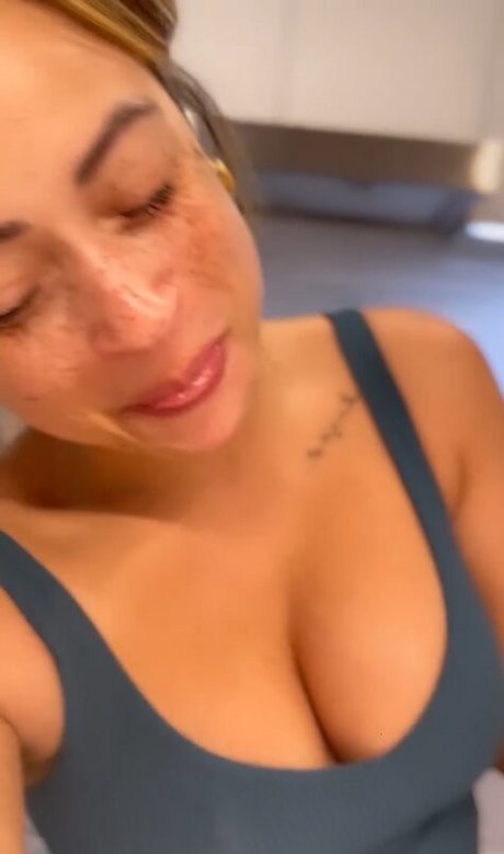 Kayla Braxton model high quality image