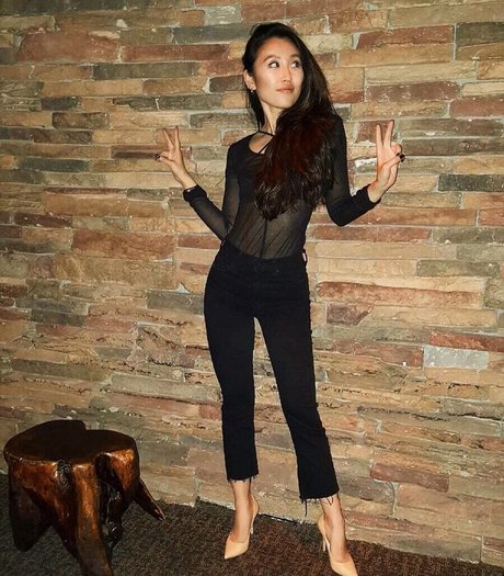 Olivia Sui pretty model pics