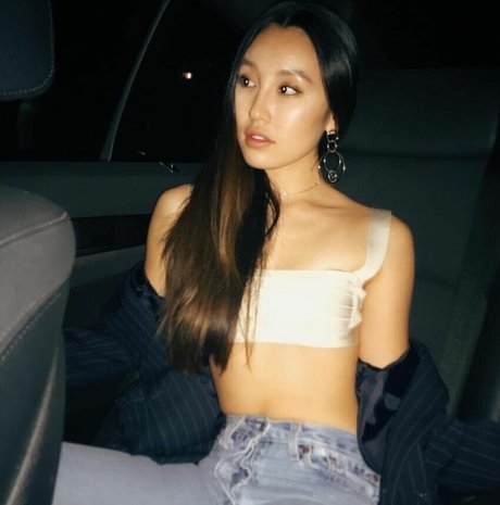 Olivia Sui model art picture