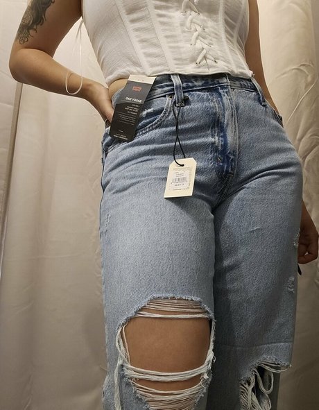 AvaGG naked star pictures