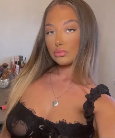 Tegan Tinks pornographic star image