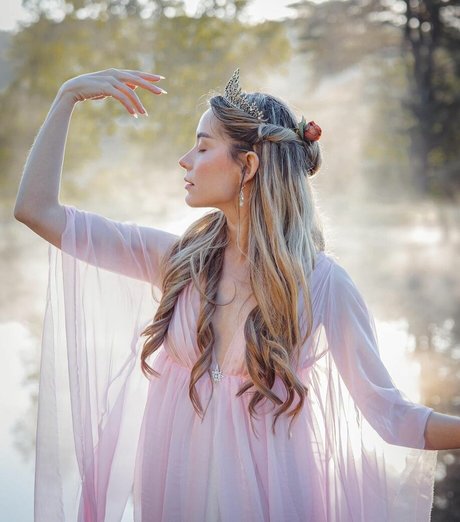 queen astraea nudes actress photo