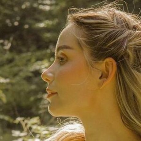 queen astraea hot model gallery