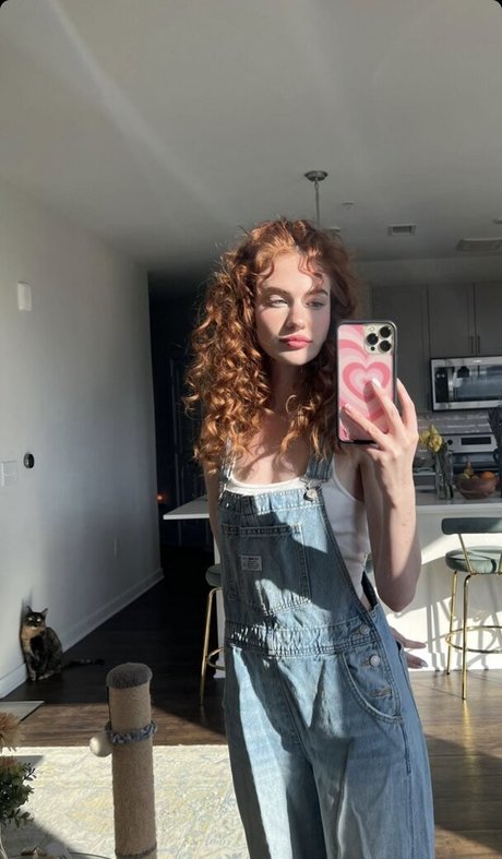 Kennedy Walsh pornographic actress photos