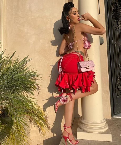 Kali Uchis perfect model galleries