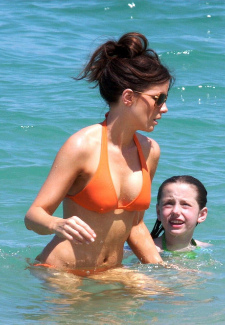 Kate Beckinsale model high quality pictures