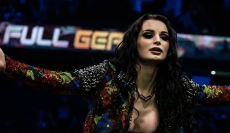 Saraya Bevis xxx pornstar gallery