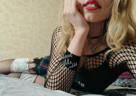 sweetvikixo sexy model photo