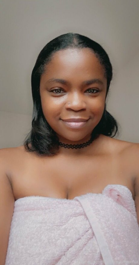 yummybrownfox xxx pornstar image