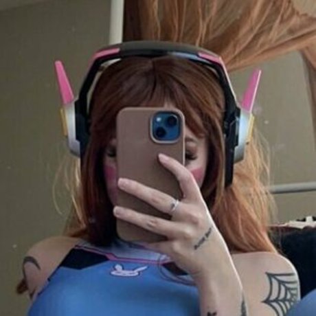 ivywaifuu free model pics