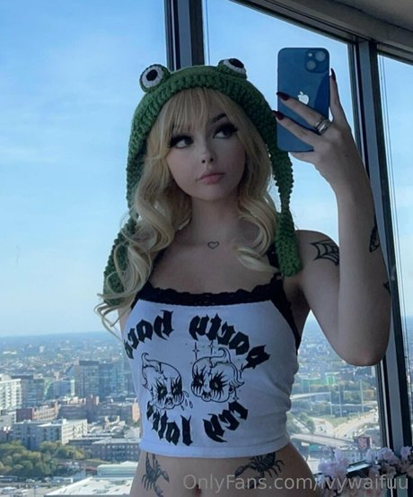 ivywaifuu naked model photo