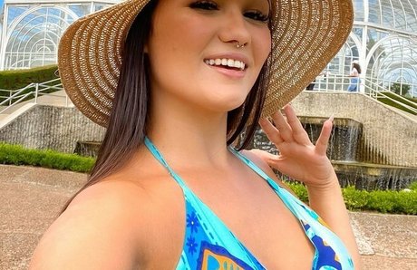 Bella SC star nudes image