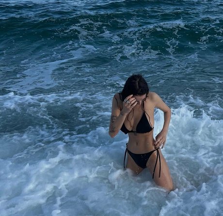 Rita Flores art model galleries