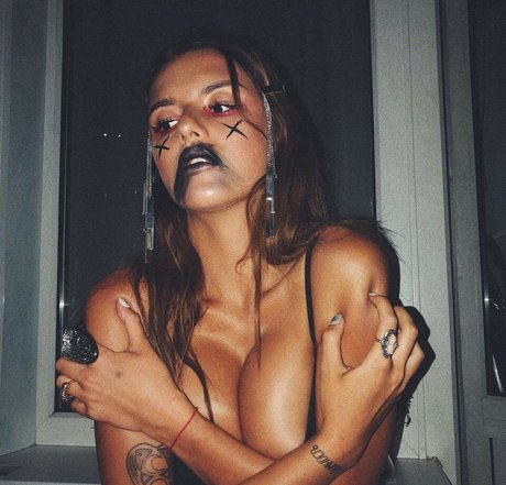 Rita Flores top star pic