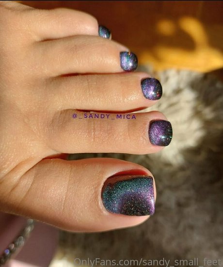 sandy small feet hd model picture