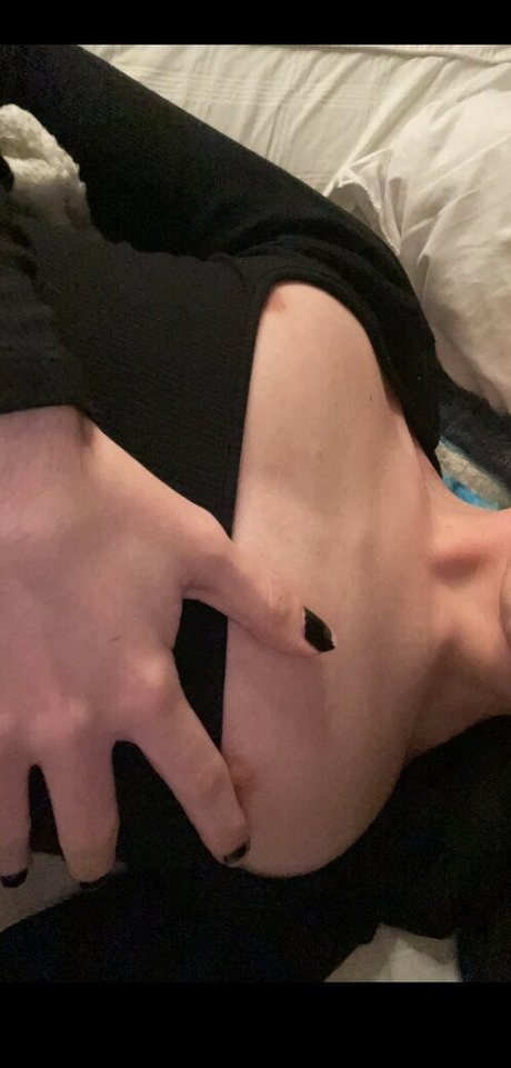 Realcarpetmuncher beautiful model pics