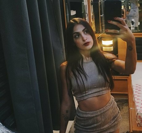 Sua Latina adult actress img