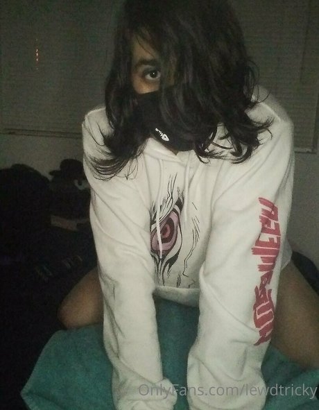 lewdtricky high quality model gallery