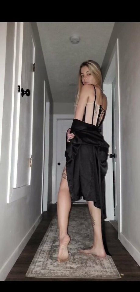 unalome exclusive pornstar photo