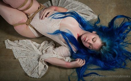 molybrooks hot star img