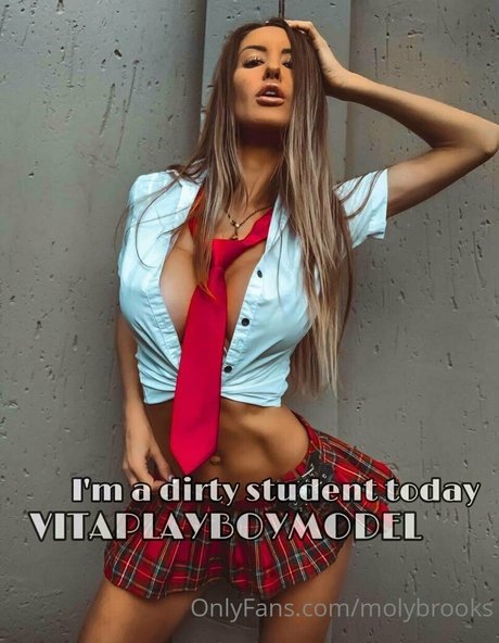 molybrooks model sexy img