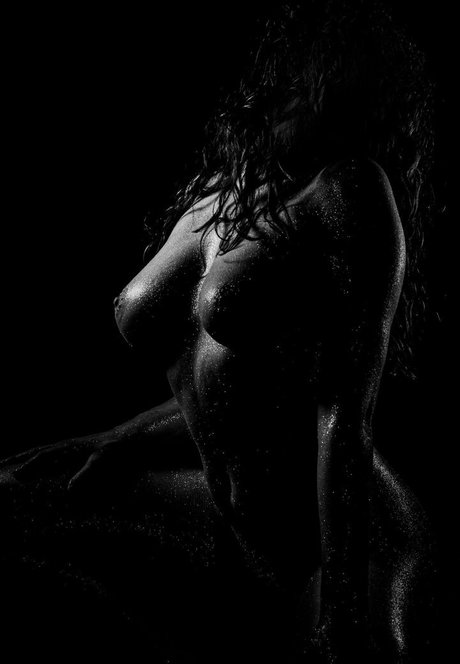 poseurs model sexy pics