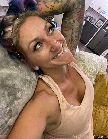 taylorraz model porn pic