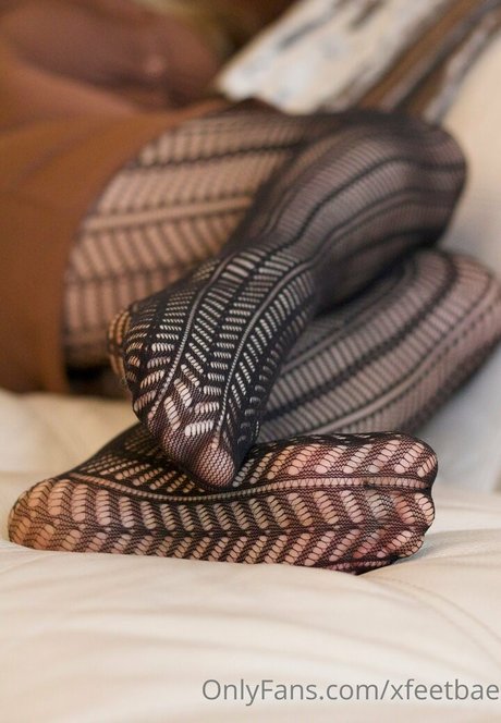 xfeetbae pornographic model photos