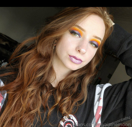 myaisthemoon star top photo