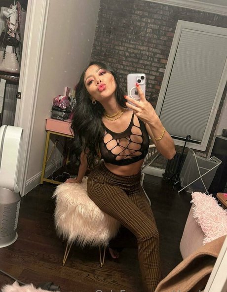 dreabuns hot actress photo