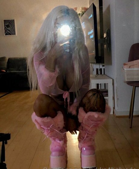 lykke4helvede erotic model img