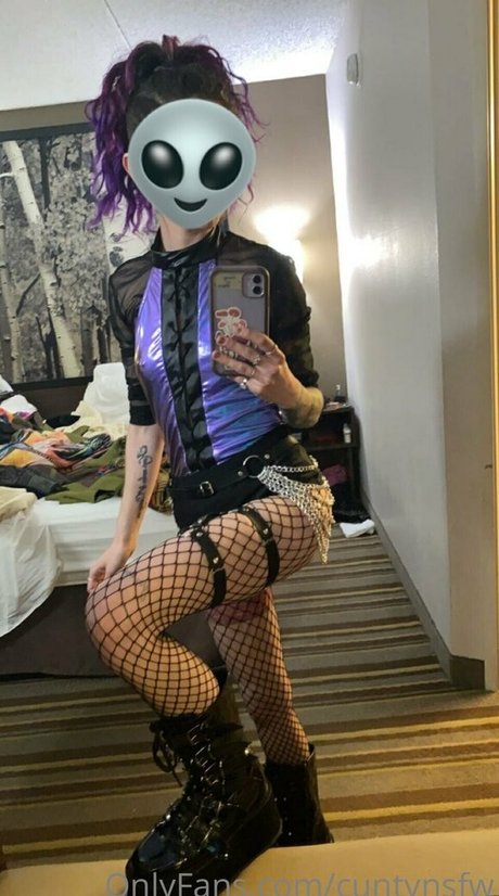 cuntynsfw erotic star pic