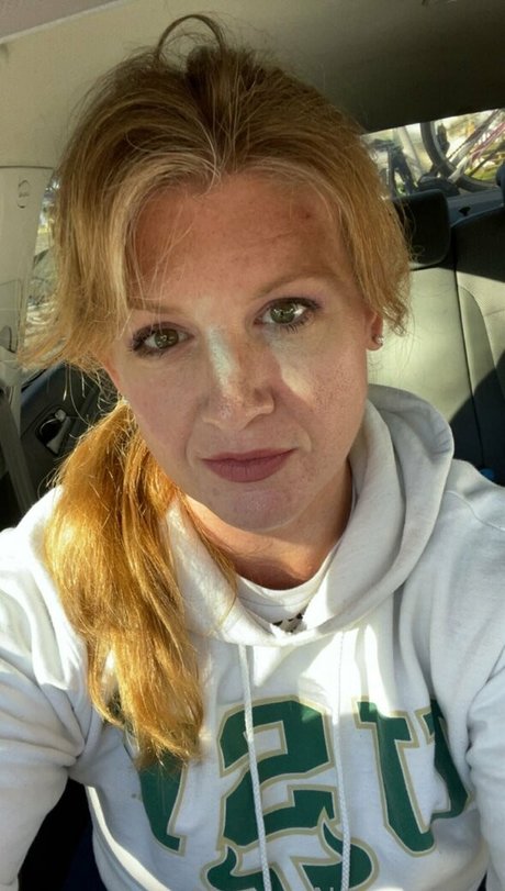 messy nessy free art model pic