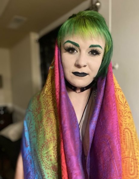 princessemeraldd2 model pretty photo