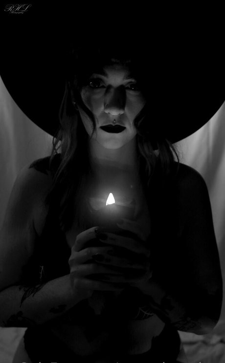 mourning glory model high quality picture