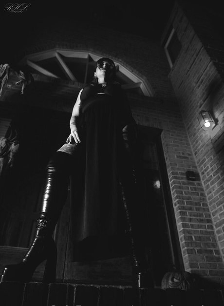 mourning glory pornstar erotic images