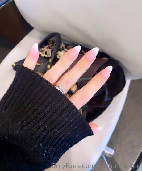 waifumilkfree pornstar art image