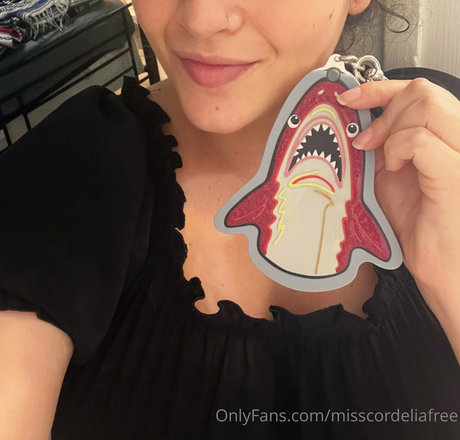 misscordeliafree hot model pictures