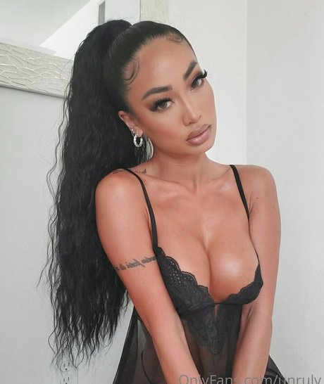 unruly actress archive