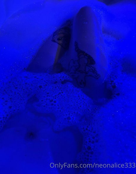 neonalice333 model xxx images